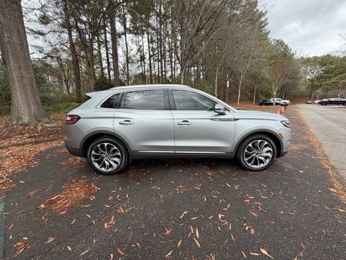 Certified 2022 Lincoln Nautilus Reserve image 17