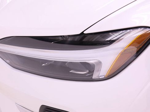 Certified 2023 Volvo XC60 B5 Plus w/ Protection Package Premier image 25