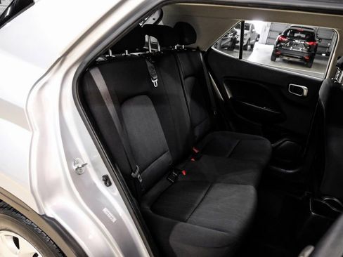 Used 2021 Hyundai Venue SE image 33