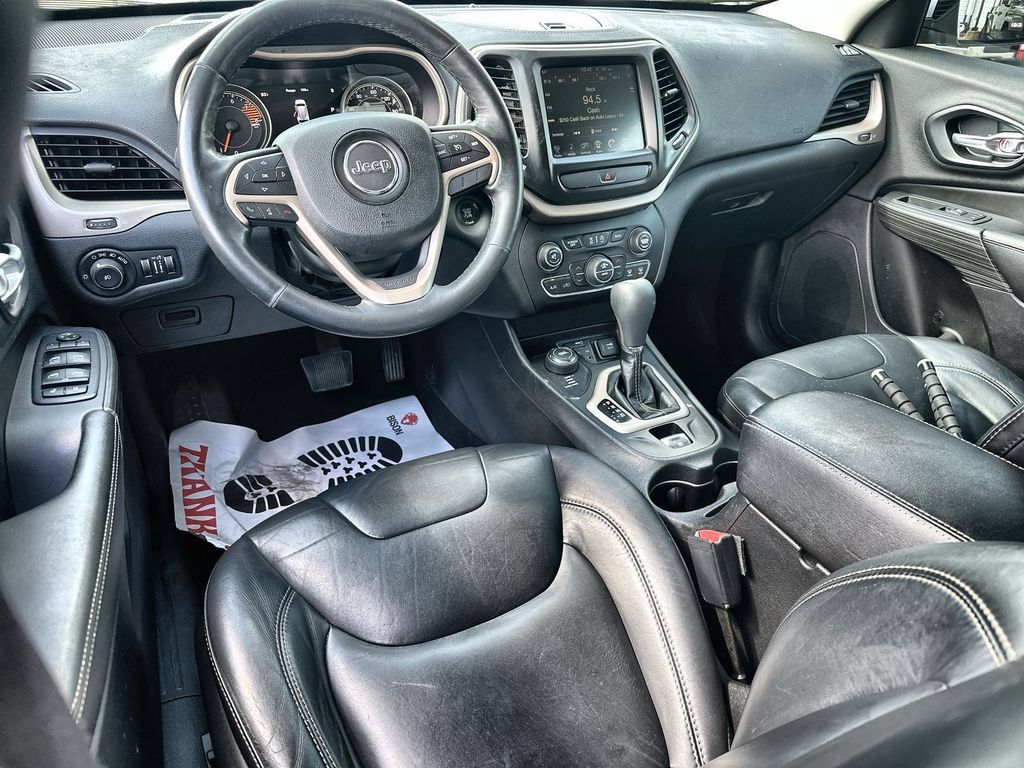 Used 2016 Jeep Cherokee Limited AWD/4WD image 12