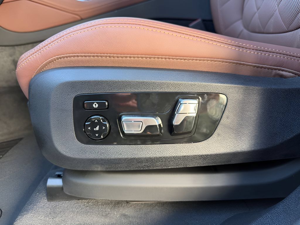 New 2027 BMW X6 xDrive40i w/ Executive Package AWD/4WD image 13