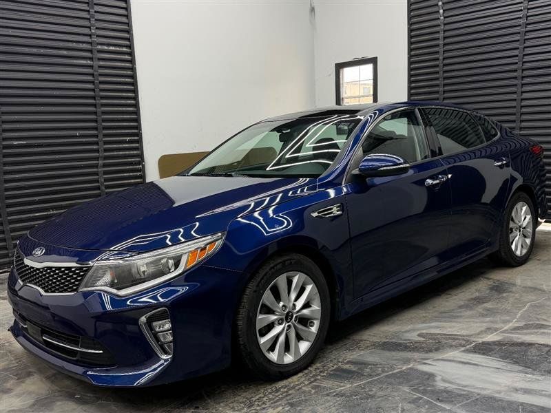 Used 2018 Kia Optima S w/ Panoramic Sunroof Package FWD image 2