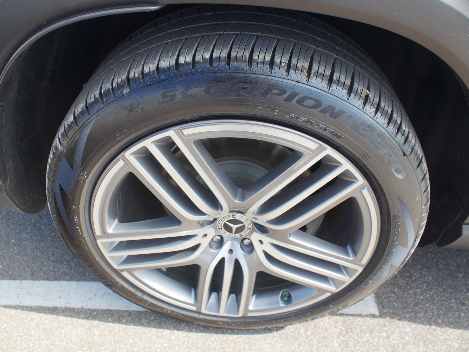 Used 2021 Mercedes-Benz GLS 450 4MATIC image 28
