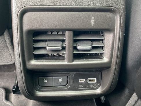 Used 2024 Cadillac XT4 Sport image 14