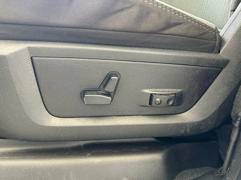 Used 2024 RAM 2500 Big Horn image 10