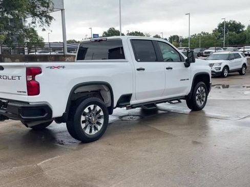 Used 2022 Chevrolet Silverado 2500 Custom w/ Custom Value Package AWD/4WD image 8