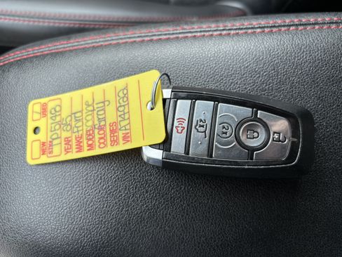 Used 2025 Ford Escape ST-Line Select AWD/4WD image 29