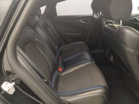 Used 2016 Chrysler 200 S image 19