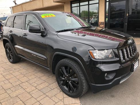 Used 2012 Jeep Grand Cherokee Altitude AWD/4WD image 8