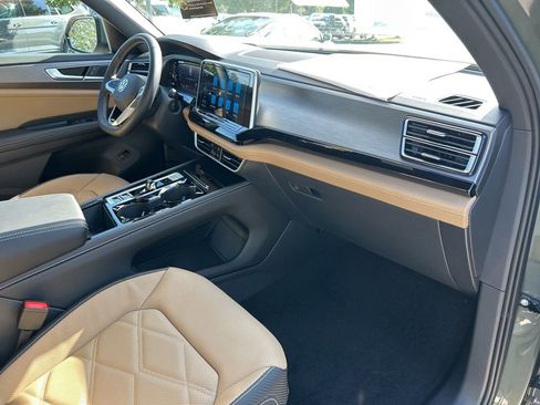 New 2026 Volkswagen Atlas Cross Sport SE image 43