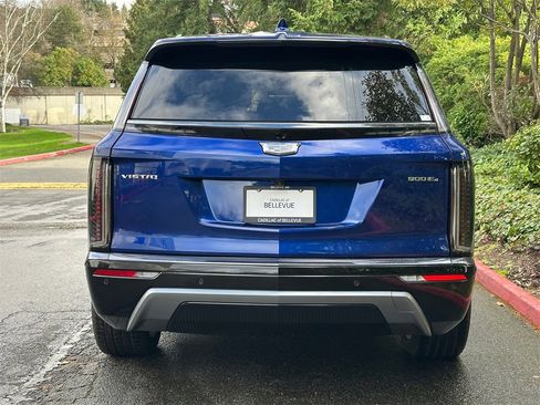 New 2026 Cadillac Vistiq Sport image 4