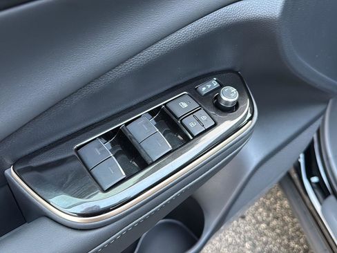 New 2026 Toyota Crown XLE image 27