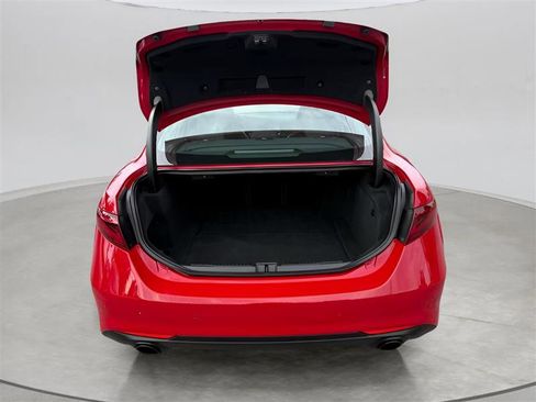 Used 2020 Alfa Romeo Giulia w/ Nero Edizione image 9