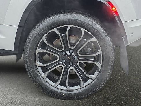 New 2026 Land Rover Defender 110 OCTA AWD/4WD image 34