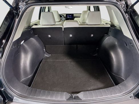 Used 2023 Toyota Corolla Cross L FWD image 33