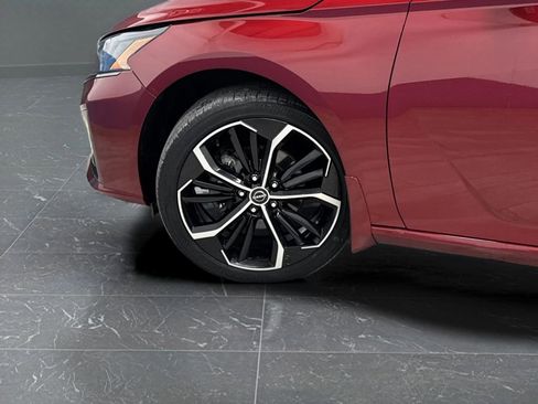 Used 2023 Nissan Altima 2.5 SR w/ SR Premium Package image 34