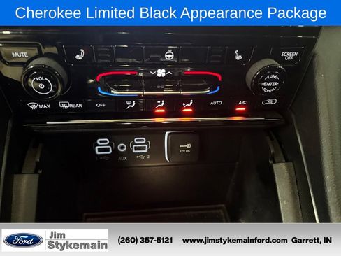 Used 2024 Jeep Grand Cherokee Limited w/ Black Appearance Package AWD/4WD image 21