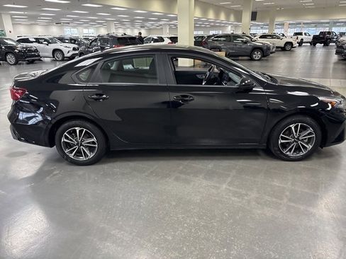 Used 2024 Kia Forte LXS image 8