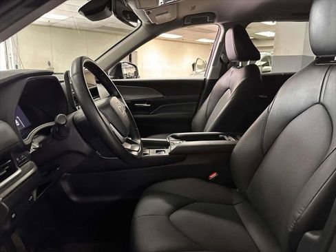 Used 2024 Toyota Grand Highlander XLE image 15