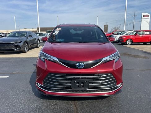Used 2024 Toyota Sienna Platinum AWD/4WD image 26