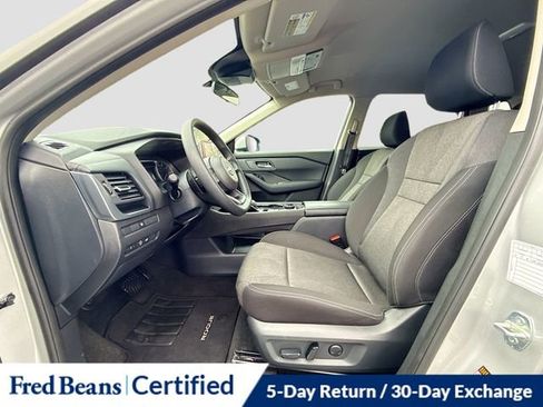 Used 2024 Nissan Rogue SV image 21