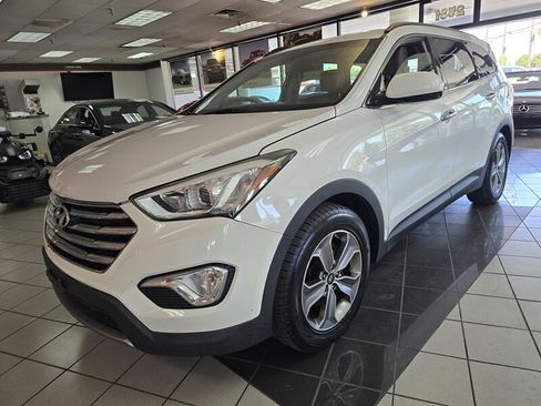 Used 2014 Hyundai Santa Fe GLS image 1