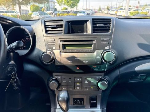 Used 2009 Toyota Highlander Sport w/ Extra Value Pkg 5 AWD/4WD image 22