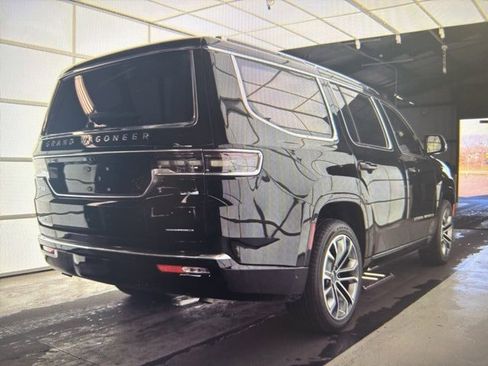 Used 2022 Jeep Grand Wagoneer Series III w/ Rear Seat Video Group 1 image 4