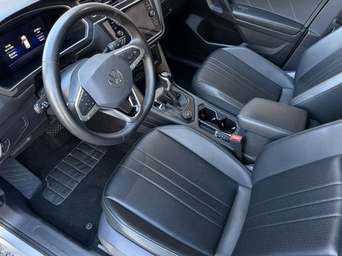 Used 2024 Volkswagen Tiguan SE image 14