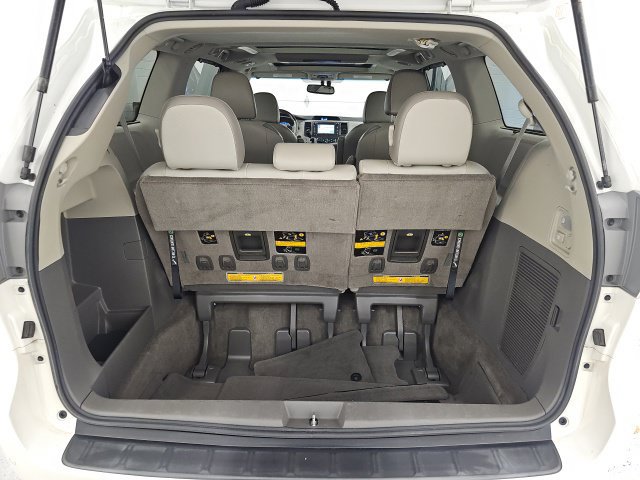 Used 2013 Toyota Sienna Limited w/ Premium Pkg AWD/4WD image 37