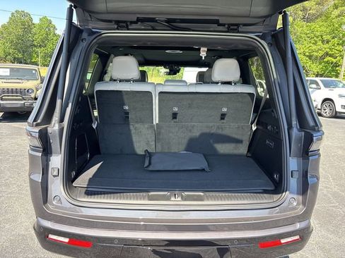 New 2026 Jeep Grand Wagoneer Limited AWD/4WD image 32