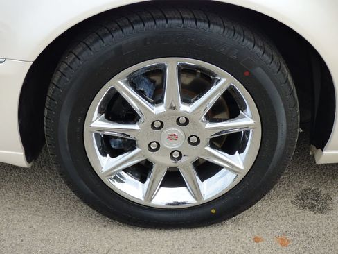 Used 2011 Cadillac DTS Luxury FWD image 8