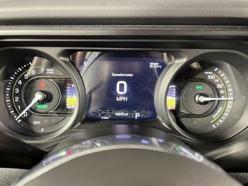 Used 2024 Jeep Wrangler Unlimited Sahara image 15