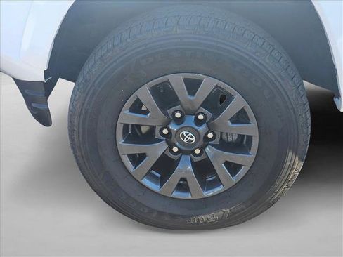 Used 2023 Toyota Tacoma SR5 AWD/4WD image 23