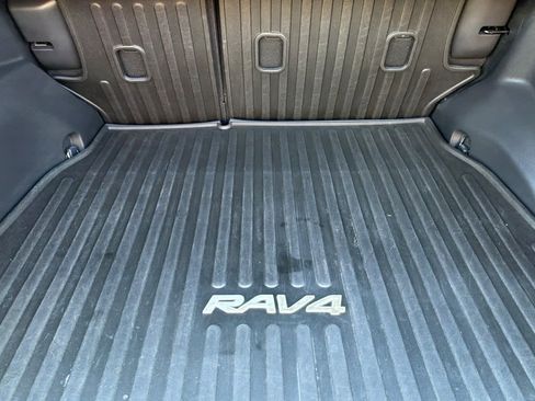 Used 2023 Toyota RAV4 XSE AWD/4WD image 17