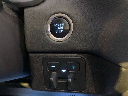 Used 2024 Toyota Tundra Limited w/ Power Package image 19