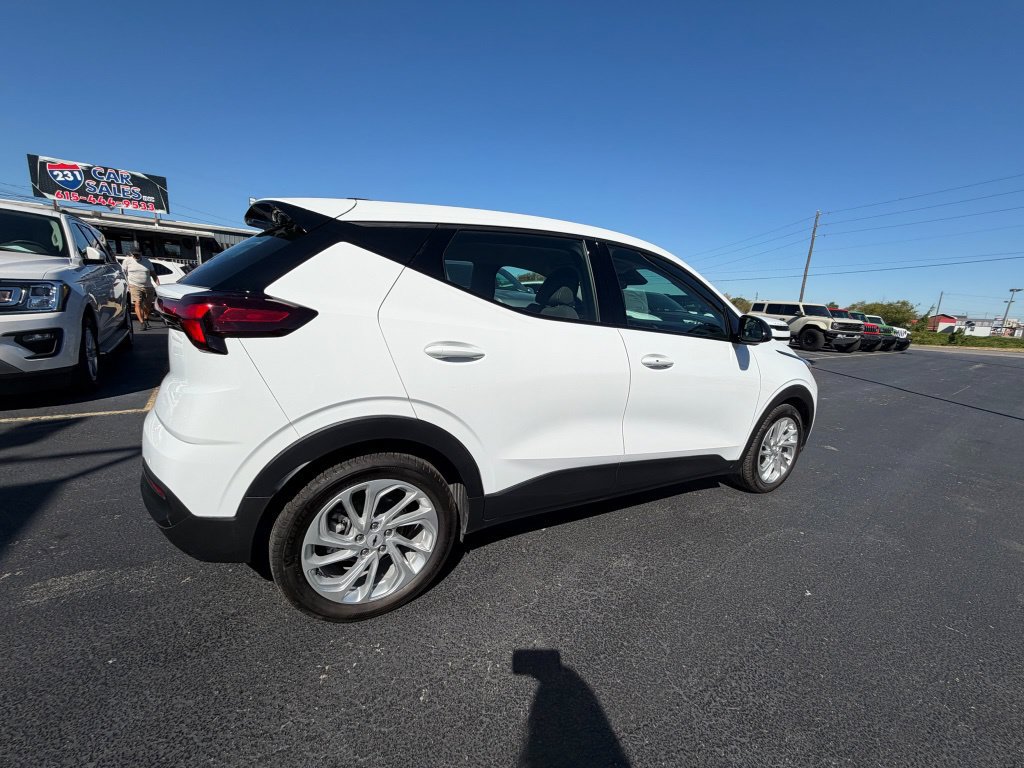 Used 2027 Chevrolet Bolt LT FWD image 3