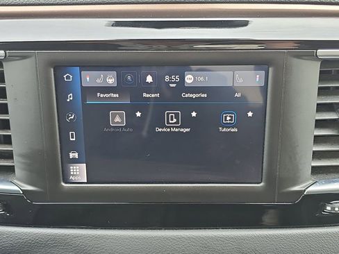 Used 2023 Chrysler Voyager LX image 14