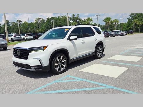 Used 2025 Honda Pilot Elite image 23