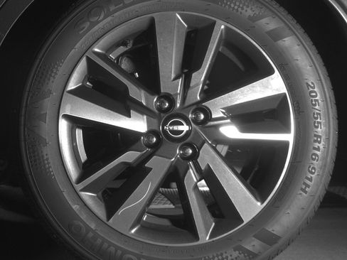 Used 2025 Nissan Versa SV image 14