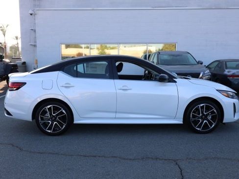 New 2025 Nissan Sentra SR image 3