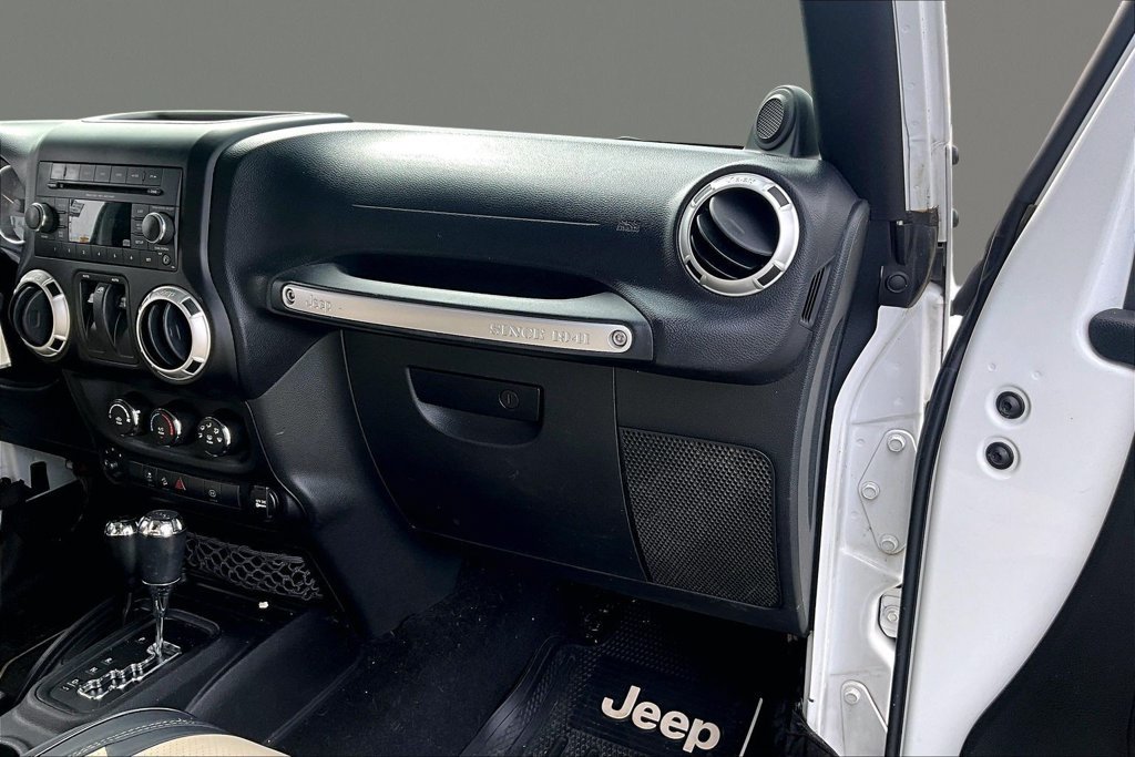 Used 2012 Jeep Wrangler Sahara AWD/4WD image 15