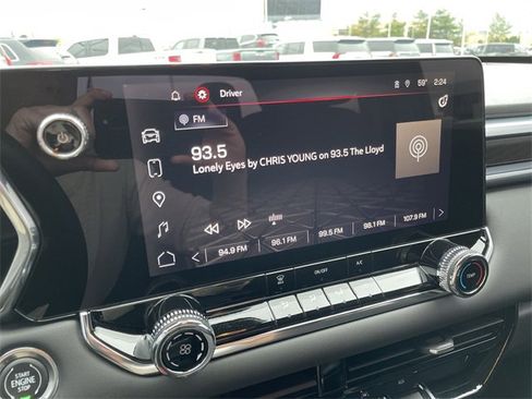 Used 2023 GMC Canyon Elevation image 18