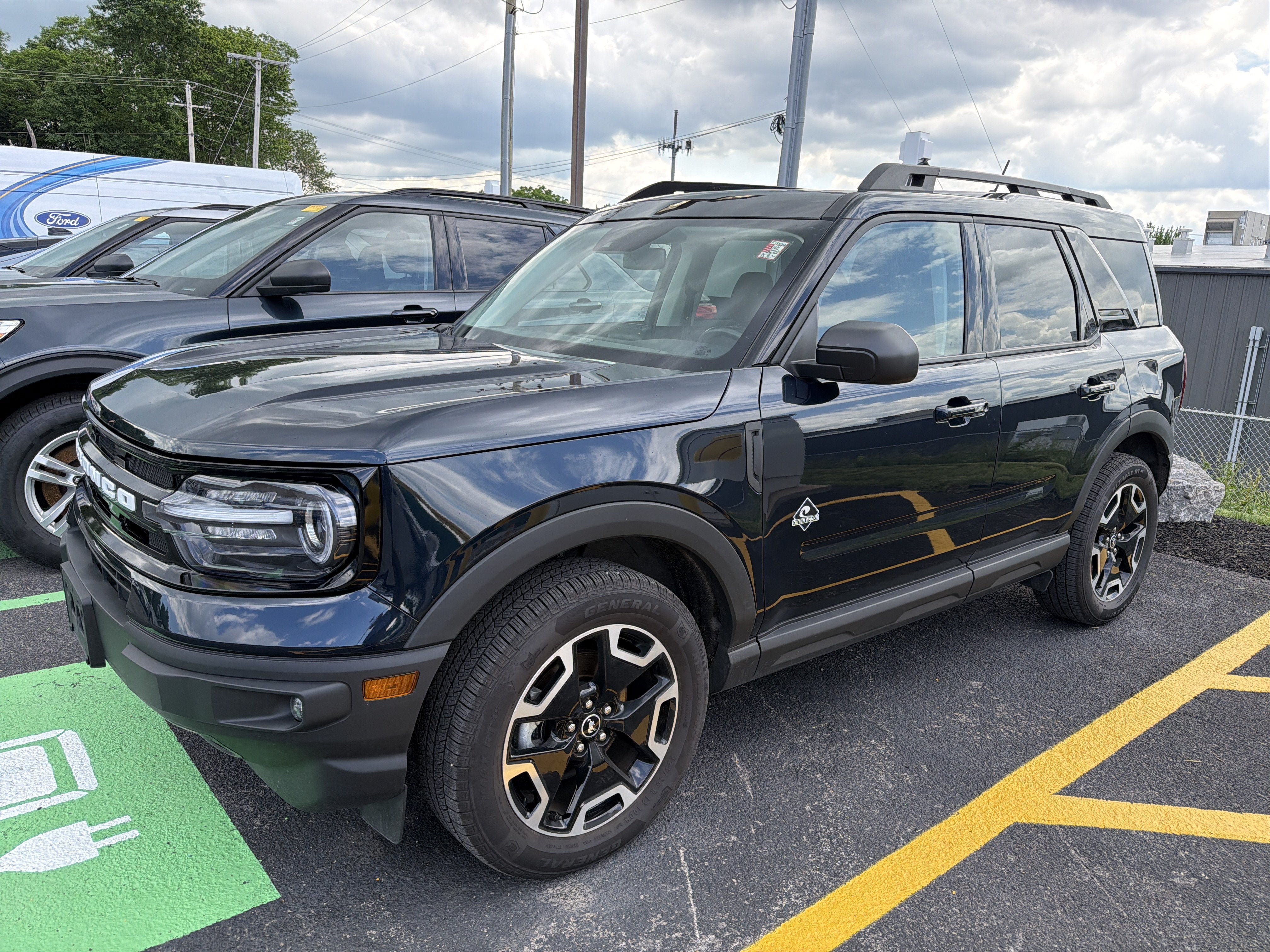 Used 2023 Ford Bronco Sport Outer Banks w/ Tech Package AWD/4WD image 4