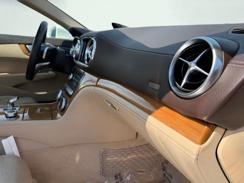 Used 2018 Mercedes-Benz SL 450 image 27