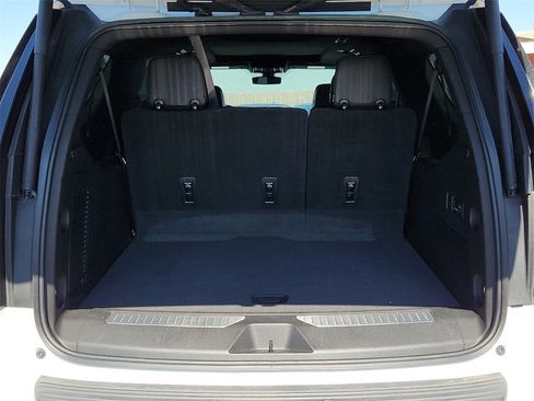 Used 2021 Chevrolet Suburban RST w/ Luxury Package image 10