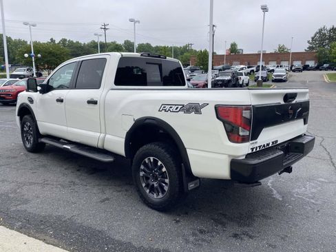 Used 2021 Nissan Titan PRO-4X w/ Pro-4x Convenience Package AWD/4WD image 5