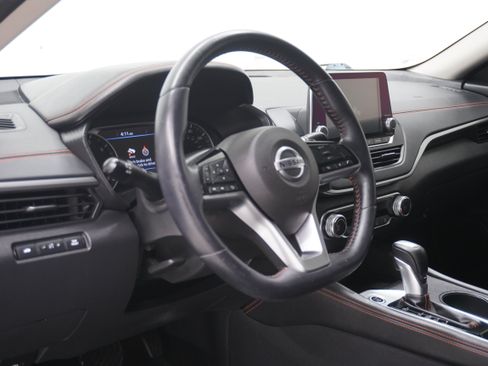 Used 2019 Nissan Altima 2.5 SR FWD image 10