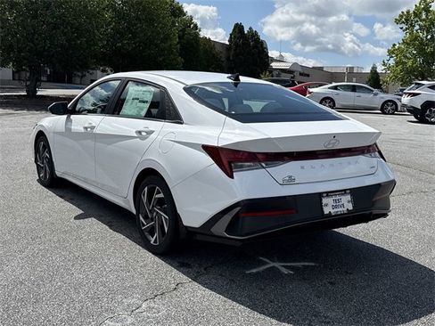 New 2025 Hyundai Elantra Limited image 5