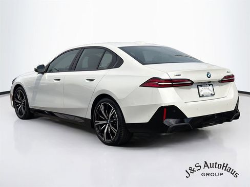 Used 2026 BMW 530i xDrive w/ M Sport Package AWD/4WD image 5